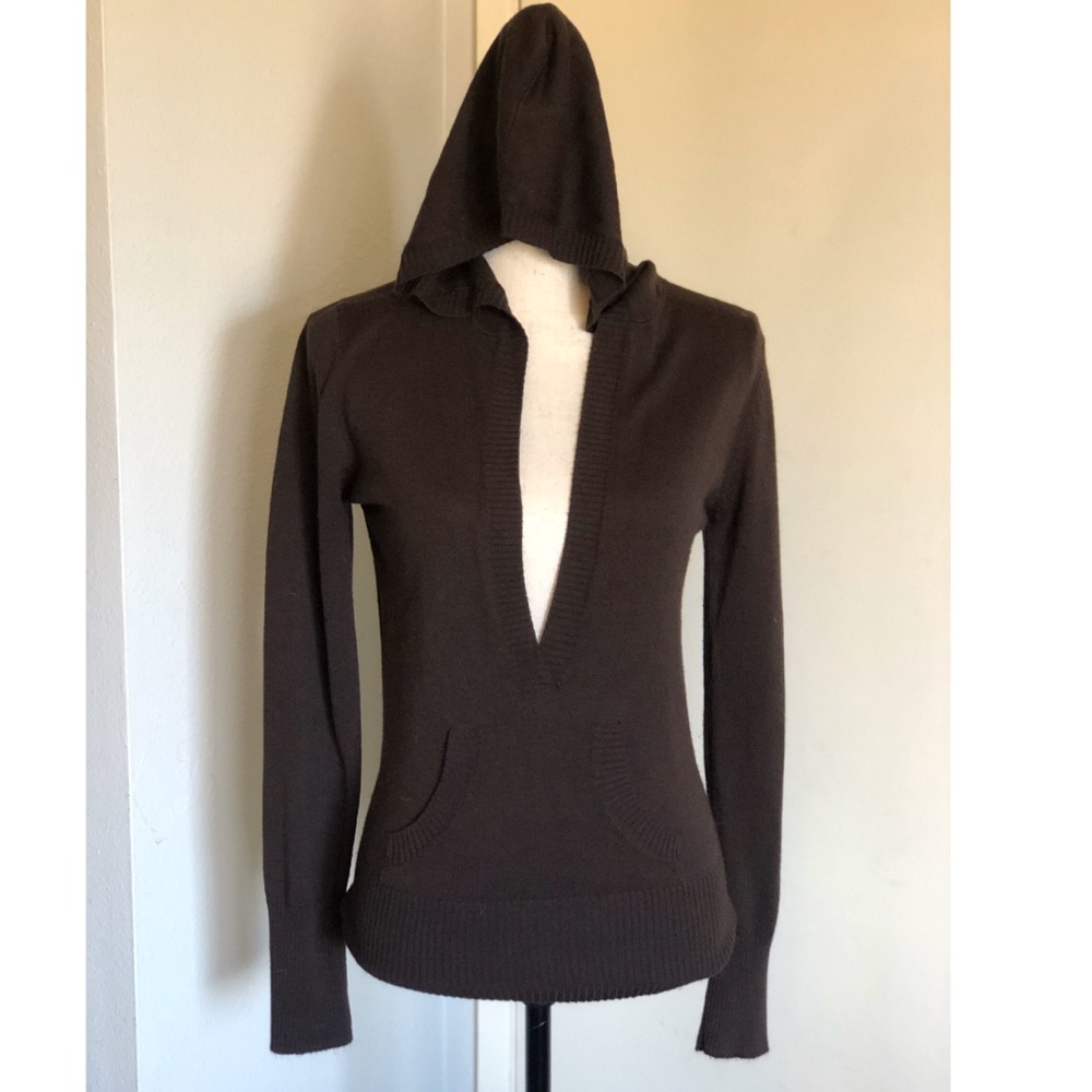 Brown Neck sweater size medium